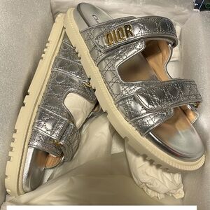 ❤️BRAND NEW Authentic Dioract Quilted Slide